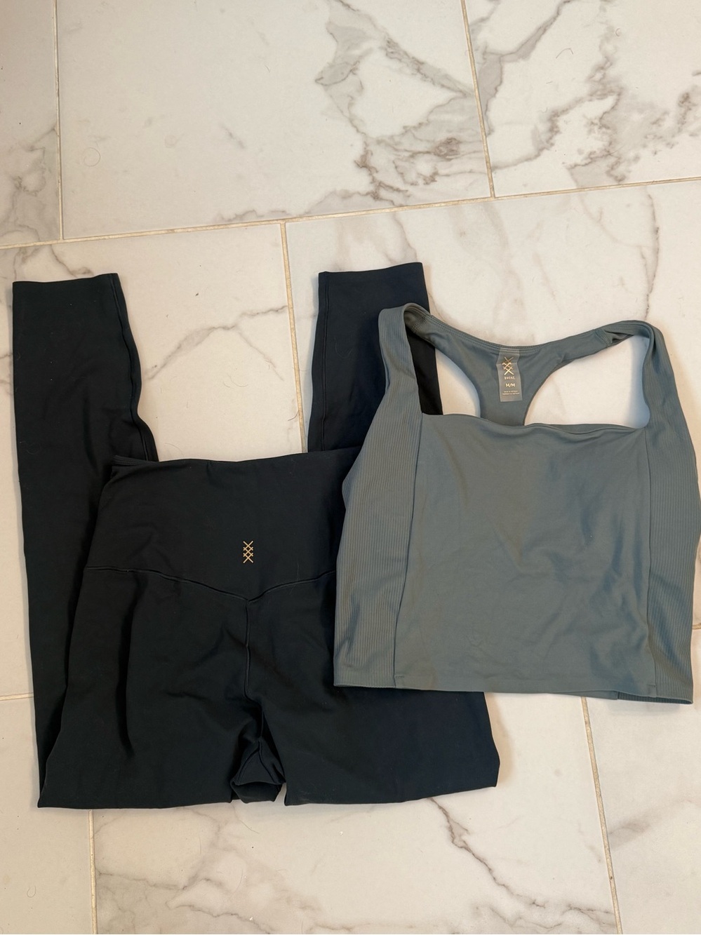 RHONE Revive 7/8 leggings & Rib Longline Tank Set Green Smoke Wild Forest
